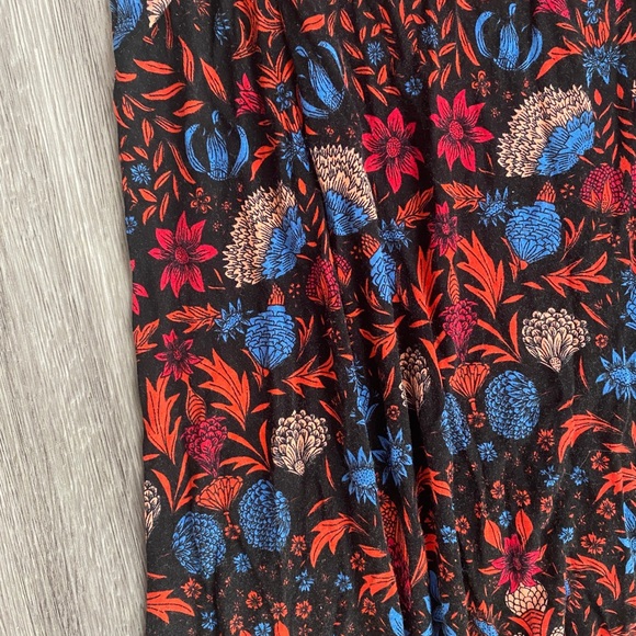 Patterned Shift Dress - Picture 3 of 4